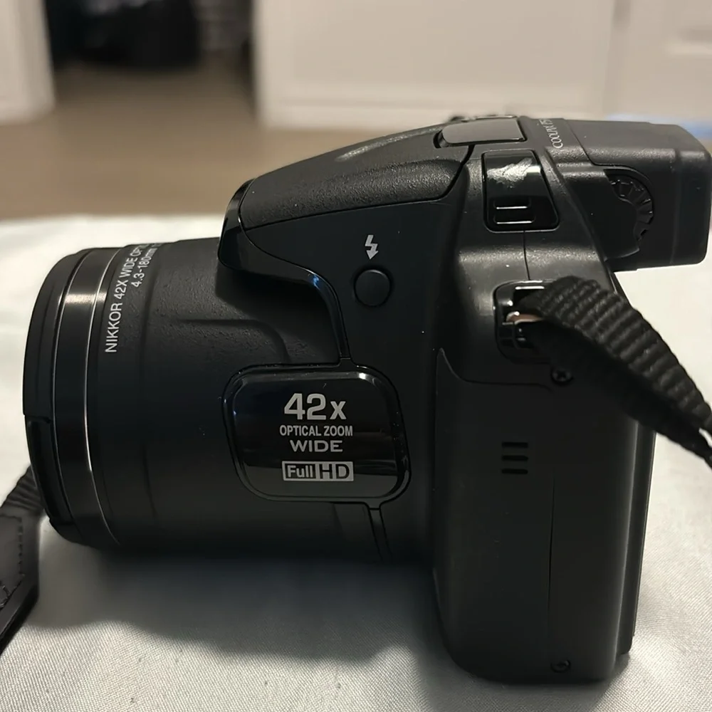 Nikon camera COOLPIX P530 digital + Lowepro black camera bag+battery charger - Picture 2 of 13